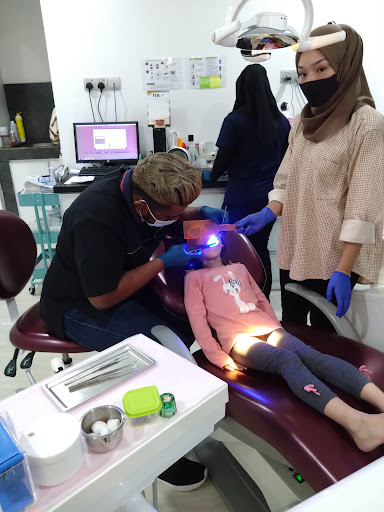 Doktor Gigi Terbaik untuk Dewasa dan Kanak-Kanak Berhampiran Saya di Banting