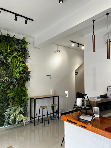 Klinik Pergigian Avisienna - Scaling, Teeth Whitening, Veneer, Aligner & Braces Kok Lanas