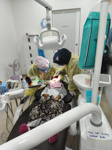 Klinik Pergigian Ria Dental Clinic Batu Pahat 乐牙科诊所